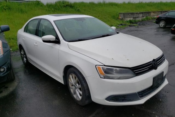 фото Volkswagen Jetta SE