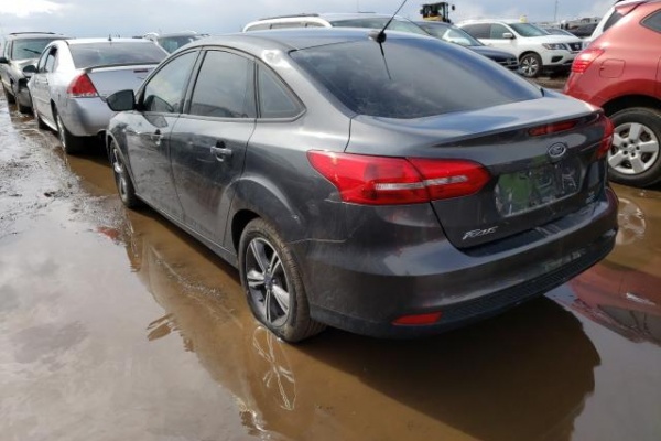 фото Ford Focus SE