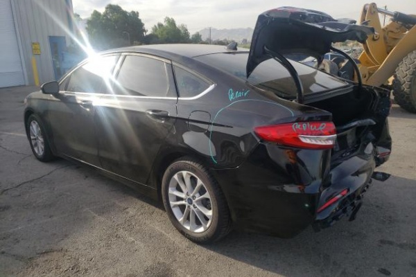 фото Ford Fusion SE