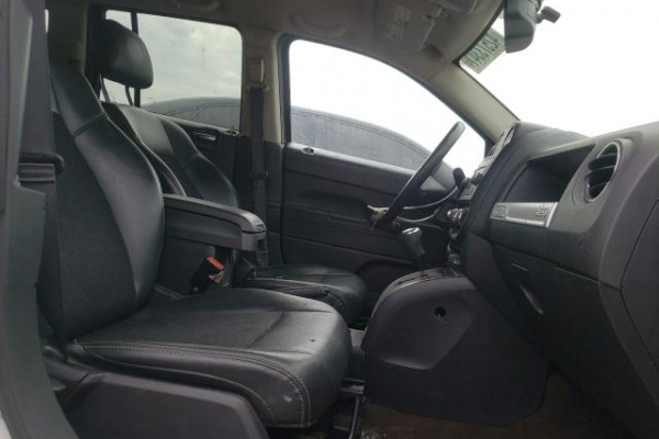 фото JEEP COMPASS SPORT