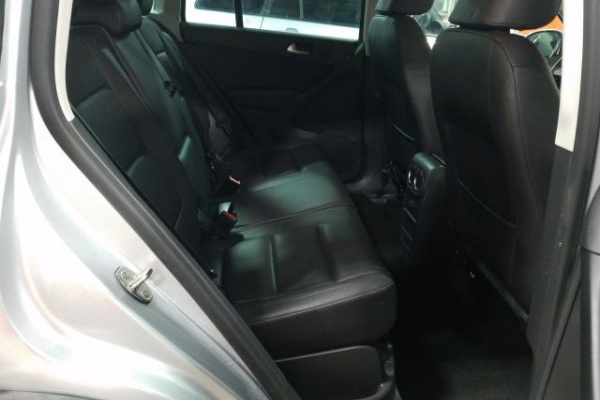 фото Volkswagen Tiguan WOLFSBURG