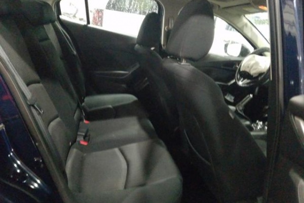 фото Mazda 3 TOURING