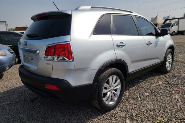 фото KIA SORENTO