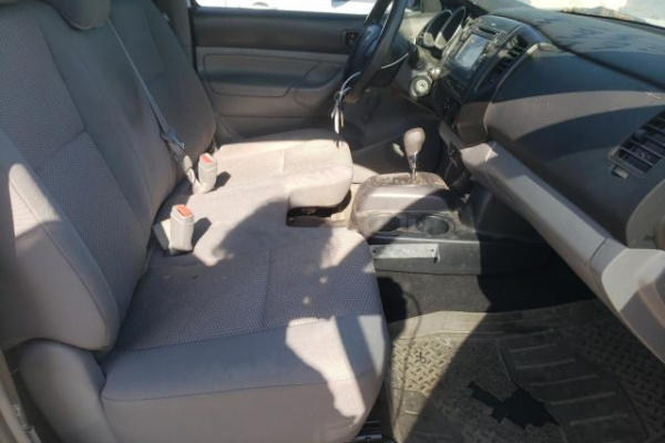 фото TOYOTA TACOMA