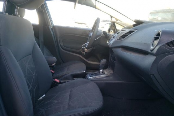 фото Ford Fiesta SE